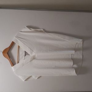 H&M White V-neck